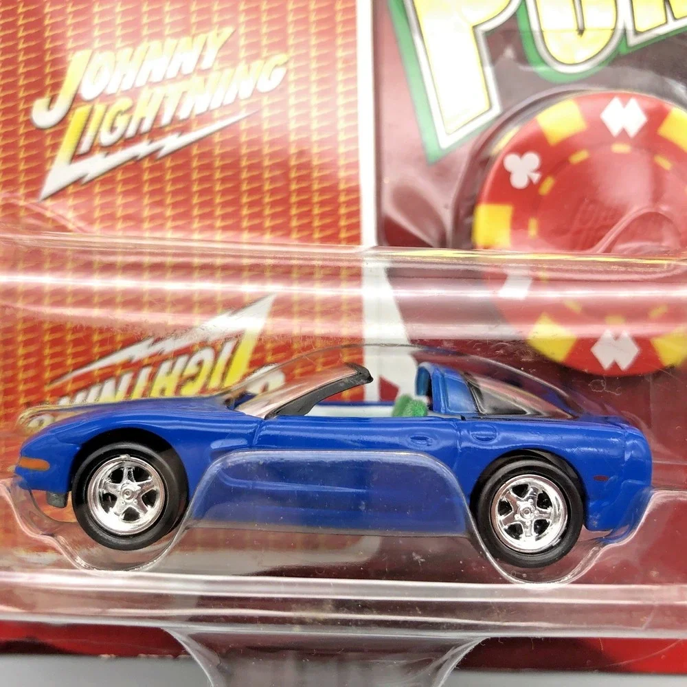 Johnny Lightning Poker 2002 Chevrolet Corvette Blue Diecast 1/64 with Poker Chip